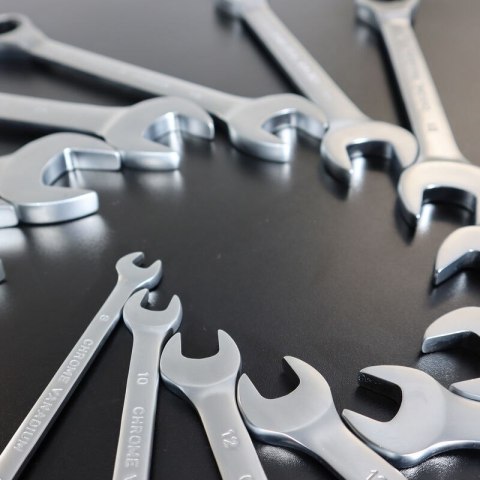 Klucze płasko-oczkowe z grzechotką 13 elementów